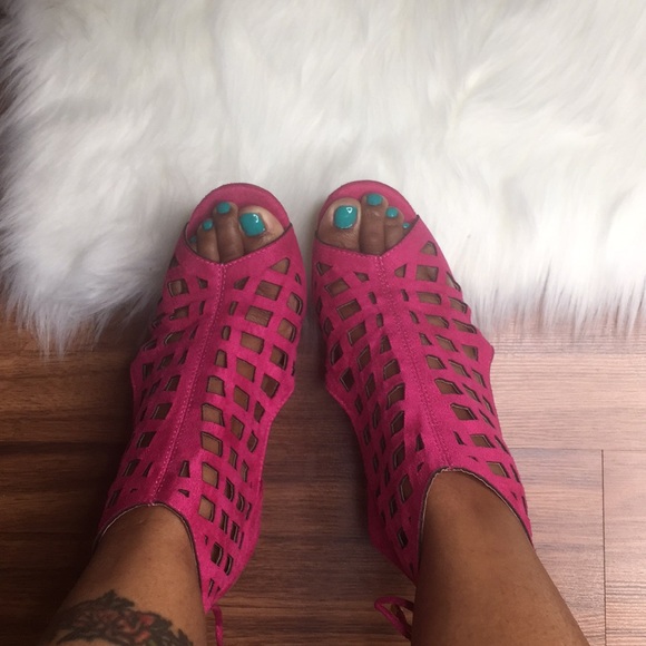 Pink Heels - Picture 3 of 5